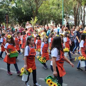 Imagem da notícia DESFILE CÍVICO COMEMORA 170 DE JAHU