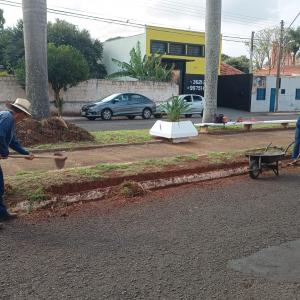 Imagem da notícia AVANÇAM TRABALHOS DE REVITALIZAÇÃO DA AVENIDA FRANCISCO CANHOS
