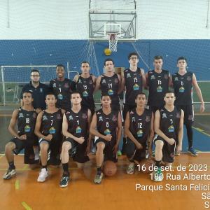 Imagem da notícia EQUIPES MASCULINAS DE BASQUETE E VÔLEI CONQUISTAM BONS RESULTADOS NO FINAL DE SEMANA
