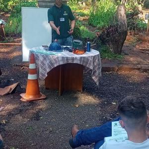 Imagem da notícia MAIS DE 30 PESSOAS PARTICIPAM DO CURSO DE PODADOR DE ÁRVORE