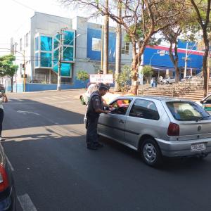 Imagem da notícia BLITZ EDUCATIVA VISA CONSCIENTIZAÇÃO SOBRE UM TRÂNSITO MAIS SEGURO