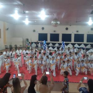 Imagem da notícia PREFEITURA REALIZA CERIMÔNIA DE TROCA DE FAIXA DOS ALUNOS DAS ESCOLINHAS DE KARATÊ