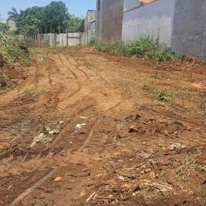 Imagem da notícia ÁREA DO RESIDENCIAL PEDRO JULIAN PASSA POR LIMPEZA