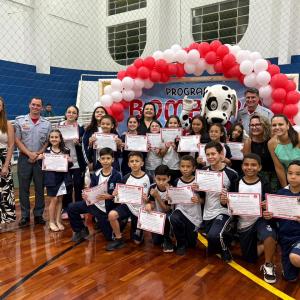 Imagem da notícia  PREFEITURA DÁ INÍCIO ÀS FORMATURAS DO 'PROGRAMA BOMBEIRO NA ESCOLA'