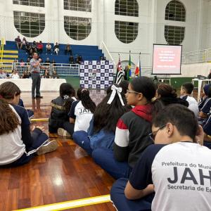 Imagem da notícia  PREFEITURA DÁ INÍCIO ÀS FORMATURAS DO 'PROGRAMA BOMBEIRO NA ESCOLA'