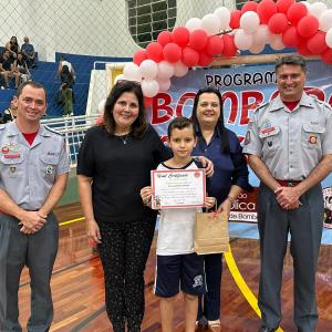 Imagem da notícia PREFEITURA CONCLUI FORMATURAS DO ‘PROGRAMA BOMBEIRO NA ESCOLA’