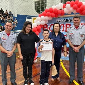 Imagem da notícia PREFEITURA CONCLUI FORMATURAS DO ‘PROGRAMA BOMBEIRO NA ESCOLA’