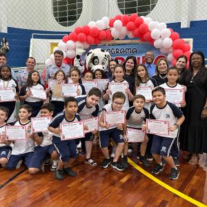 Imagem da notícia PREFEITURA CONCLUI FORMATURAS DO ‘PROGRAMA BOMBEIRO NA ESCOLA’