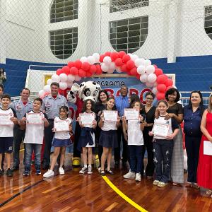 Imagem da notícia PREFEITURA CONCLUI FORMATURAS DO ‘PROGRAMA BOMBEIRO NA ESCOLA’