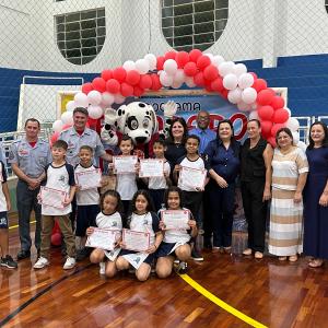 Imagem da notícia PREFEITURA CONCLUI FORMATURAS DO ‘PROGRAMA BOMBEIRO NA ESCOLA’