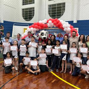 Imagem da notícia PREFEITURA CONCLUI FORMATURAS DO ‘PROGRAMA BOMBEIRO NA ESCOLA’