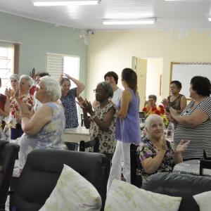 Imagem da notícia Centro Dia do Idoso recebe Papai Noel