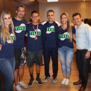 Imagem da notícia Prefeito homenageia técnicos e atletas por participação nos Jogos Regionais
