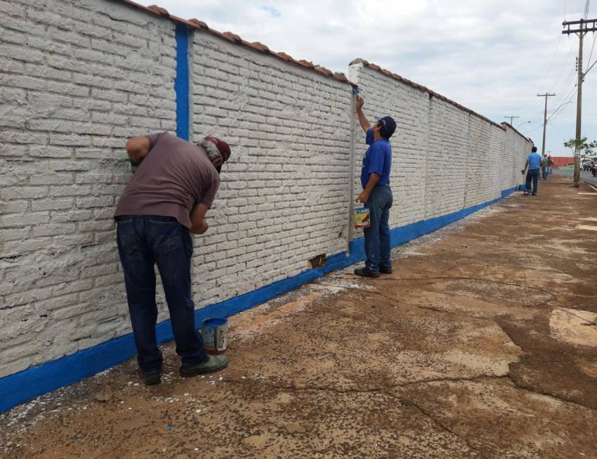MANUTENÇÃO NO CEMITÉRIO