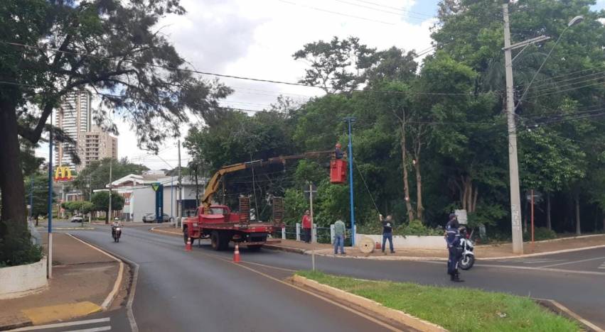 PONTE RECEBE ILUMINAÇÃO