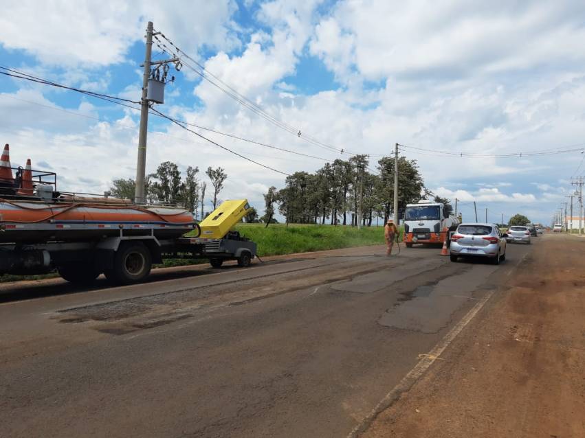 PREFEITURA ACOMPANHA INÍCIO DAS OBRAS NA VICINAL JOSÉ MARIA VERDINI