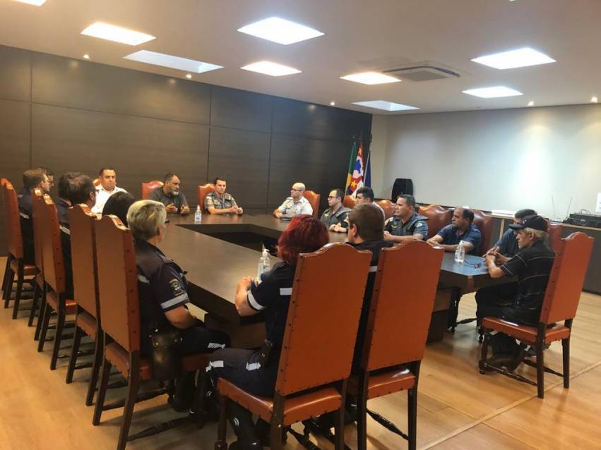 PREFEITURA HOMENAGEIA AUTORIDADES DE TRÂNSITO