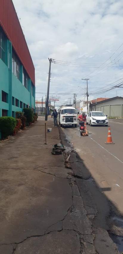 PAVIMENTO ASFÁLTICO NOS ALTOS DA RUI BARBOSA É CORRIGIDO