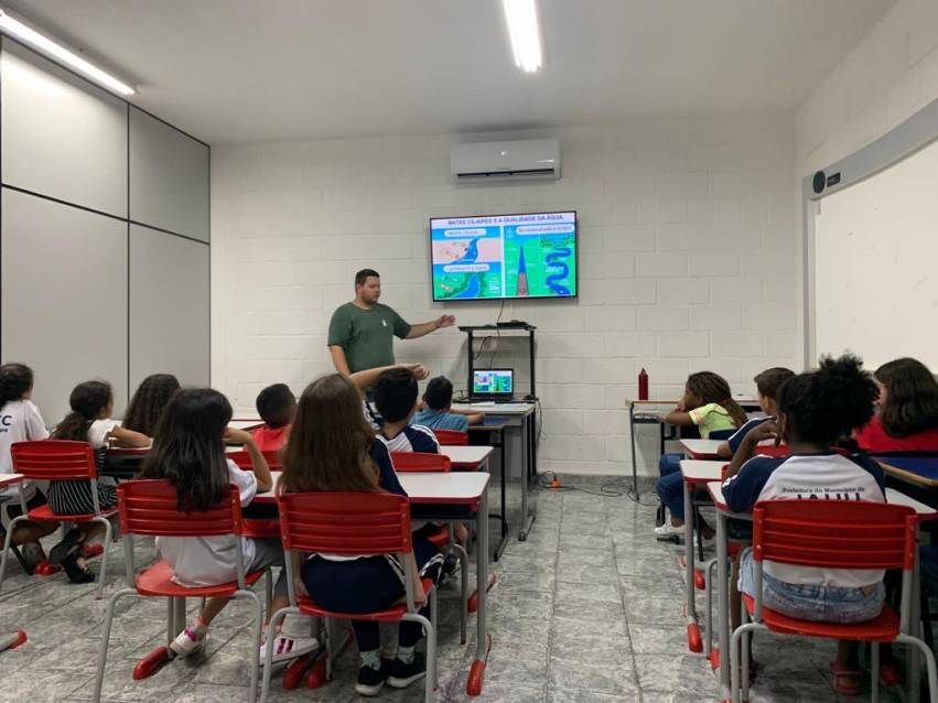RECURSOS HÍDRICOS É TEMA DE PALESTRA PARA ESTUDANTES DA CAETANO PERLATTI