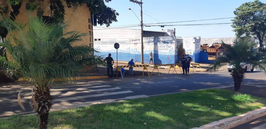 RUA ÂNGELO OMETO É INTERDITADA PARA REALIZAÇÃO DE OBRAS