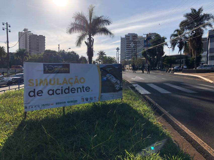 MAIO AMARELO – SIMULADO DE ACIDENTE DE TRÂNSITO COMO ALERTA À POPULAÇÃO E ALINHAMENTO DE PROFISSIONAIS