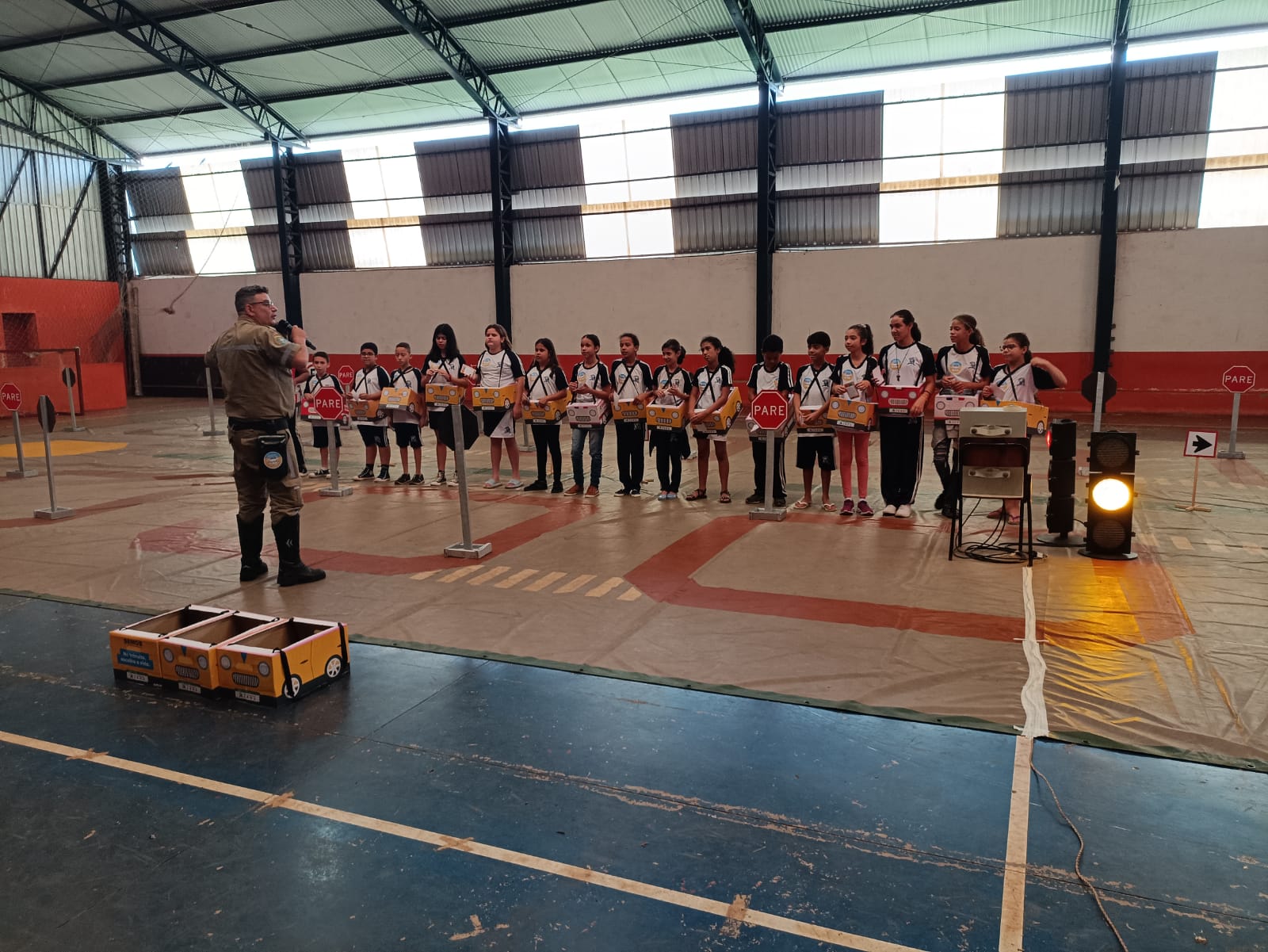 POTUNDUVA: PREFEITURA ORGANIZA CIRCUITO EDUCATIVO DE TRÂNSITO NA EMEF VEREADOR ÂNGELO RONCHESEL