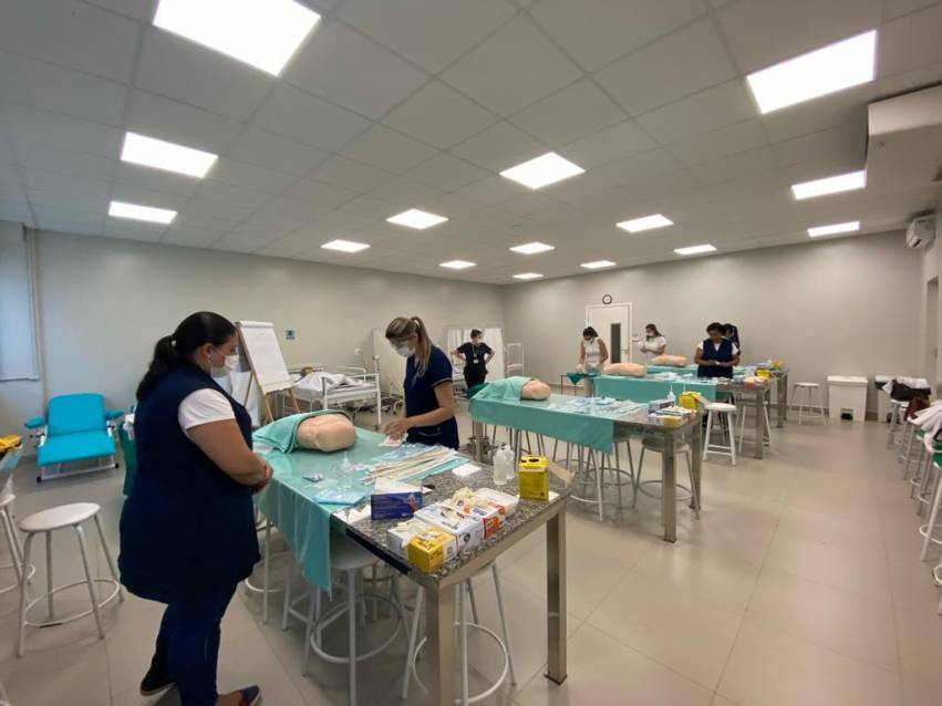 ENFERMEIROS SÃO CAPACITADOS PARA REALIZAR SONDAGEM VESICAL