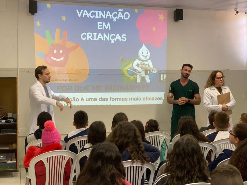 NAS ESCOLAS CRIANÇAS APRENDEM SOBRE IMPORTÂNCIA DA VACINAÇÃO