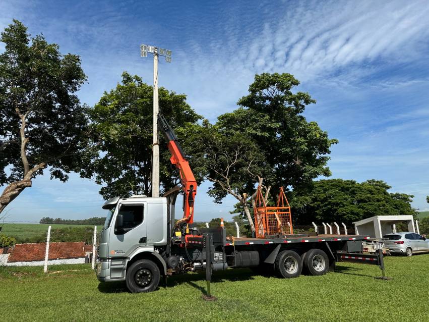 +UMAOBRADAPREFEITURA: CAMPO DO DISTRITO DE POTUNDUVA GANHA SISTEMA DE ILUMINAÇÃO