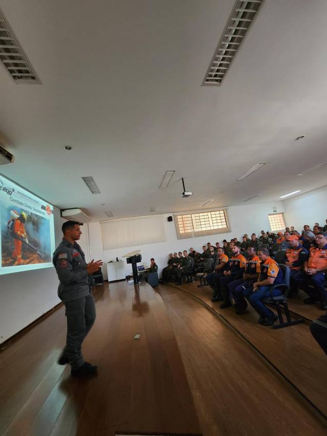 JAHU REÚNDE 9 CIDADES EM TREINAMENTO DE COMBATE A INCÊNDIOS