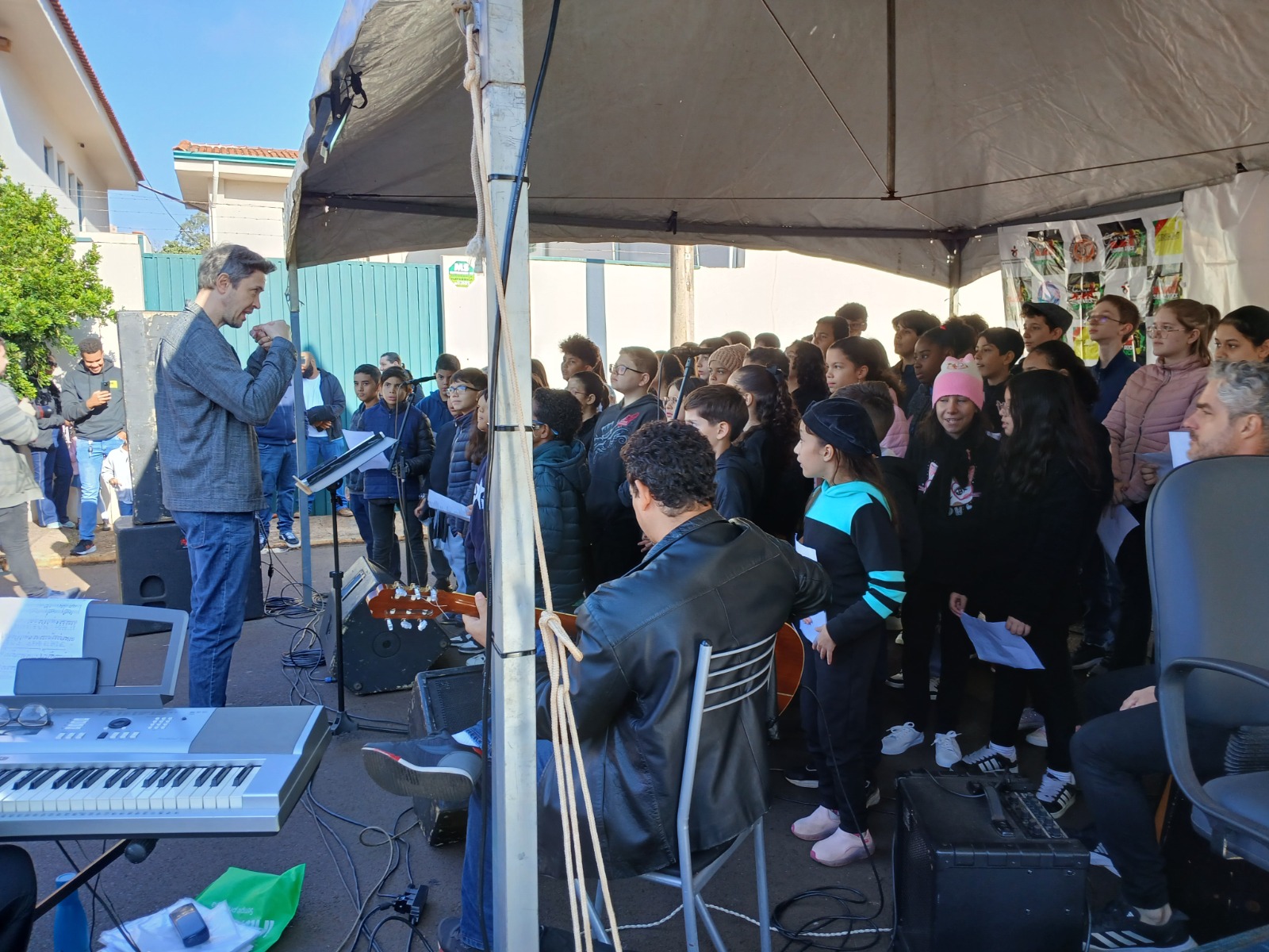 GURI MOSTRA TALENTO NA FEIRA CULTURAL AFRO JAUENSE!