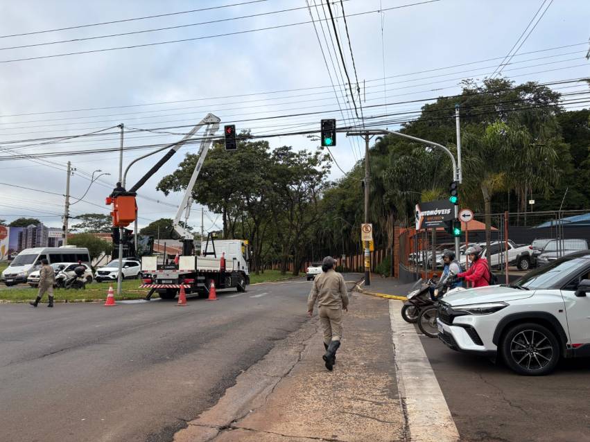 PREFEITURA REALIZA TESTES EM NOVOS SEMÁFOROS DA CIDADE