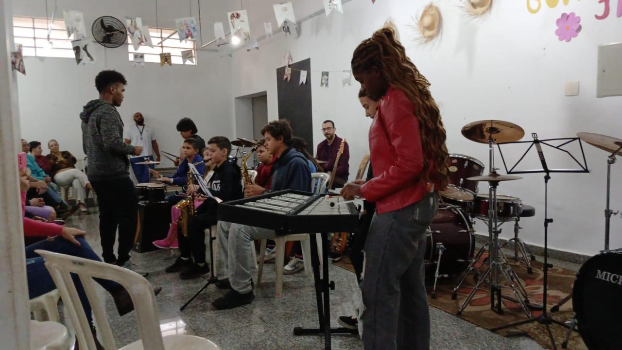 O MELHOR DA MÚSICA NACIONAL EM APRESENTAÇÃO DO GURI