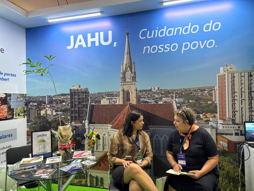 AUTORIDADES VISITAM STAND DE JAHU NO CONEXIDADES