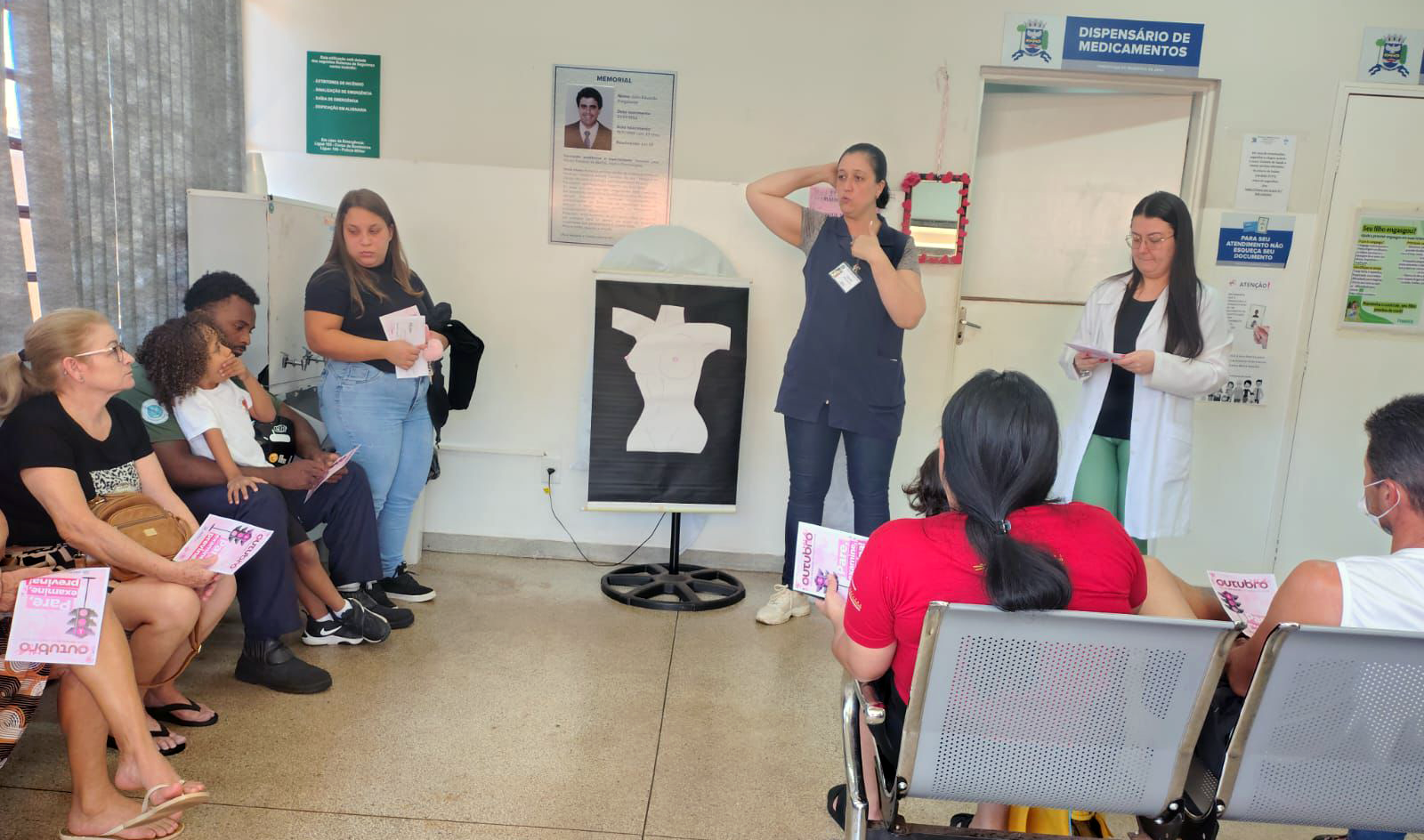 OUTUBRO ROSA: UNIDADES DE SAÚDE PROMOVEM AÇÕES DE CONSCIENTIZAÇÃO E AUTOCUIDADO