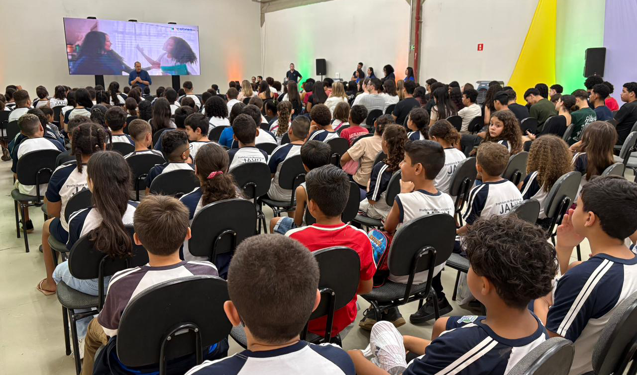 CENTENAS DE PESSOAS PARTICIPARAM DO CIEJ NESTA TERÇA-FEIRA (04)