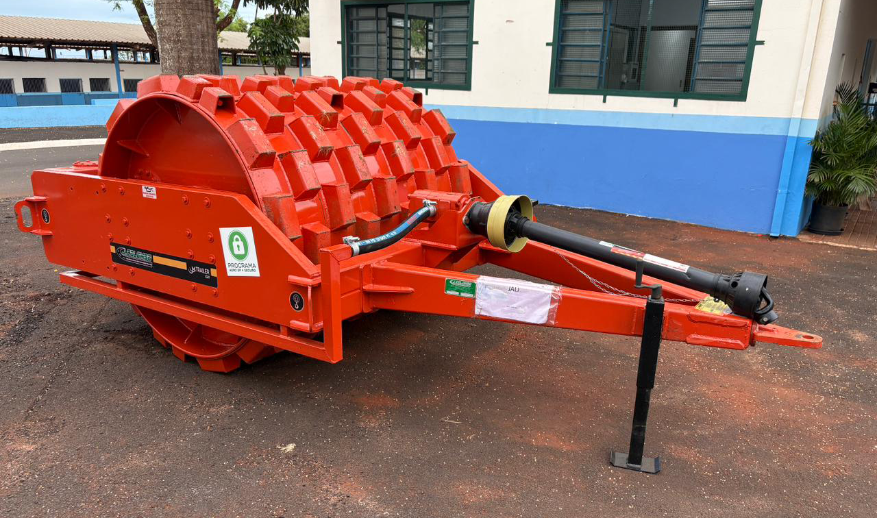 PREFEITURA RECEBE NOVO ROLO COMPACTADOR