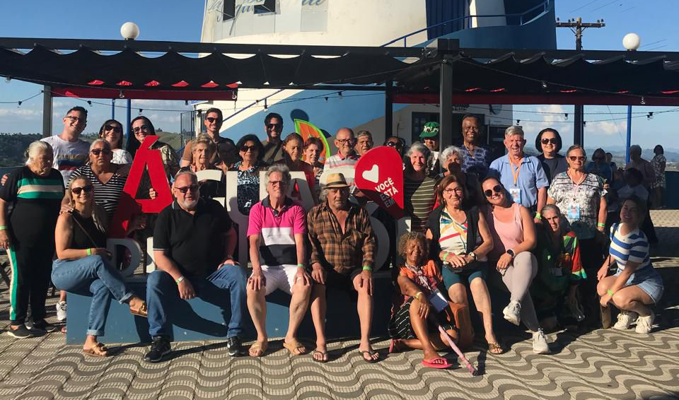 IDOSOS DE JAHU CURTEM DIAS INESQUECÍVEIS EM ÁGUAS DE LINDÓIA