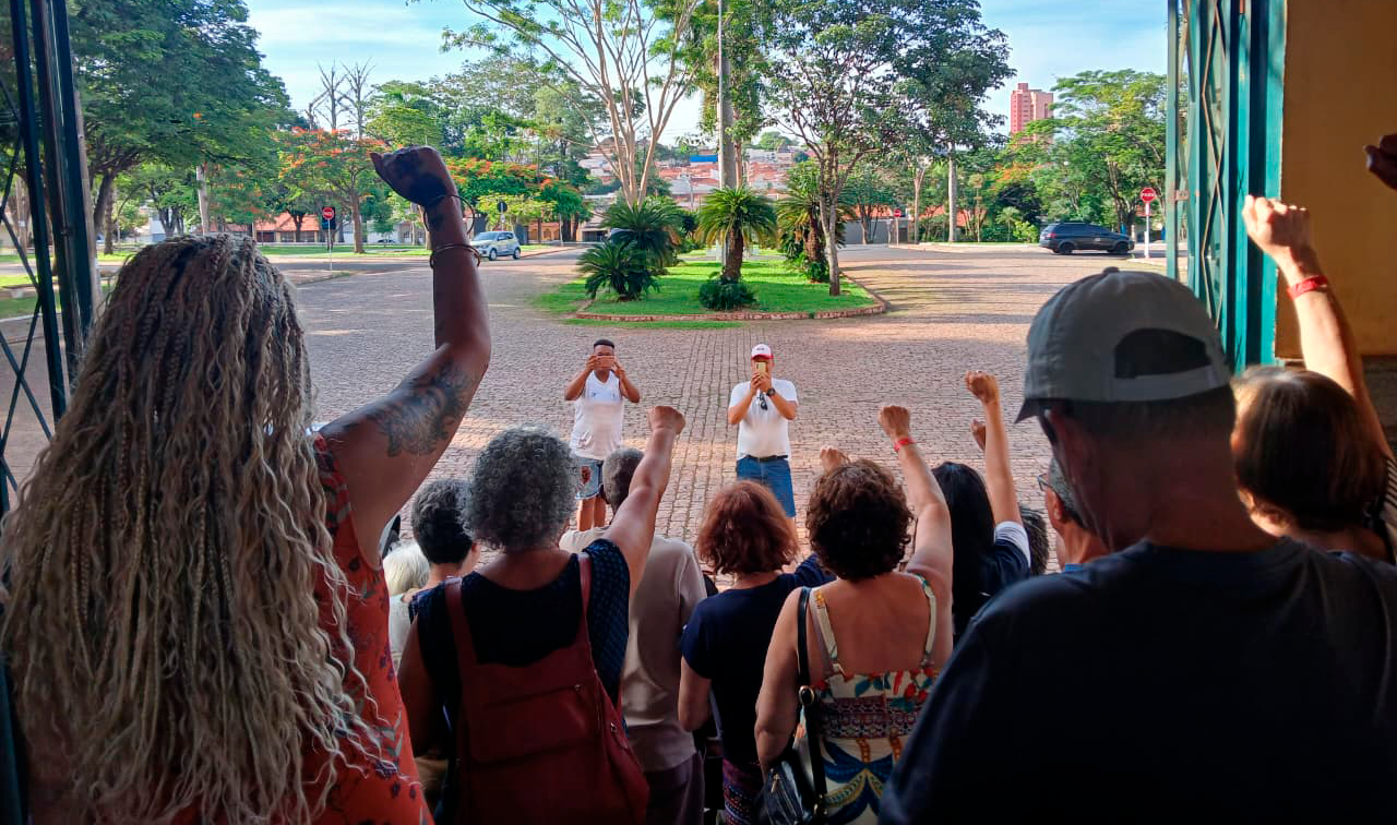 SECRETARIA DE IGUALDADE RACIAL RECEBE VISITA DE GRUPO DE TURISTAS DE NITERÓI