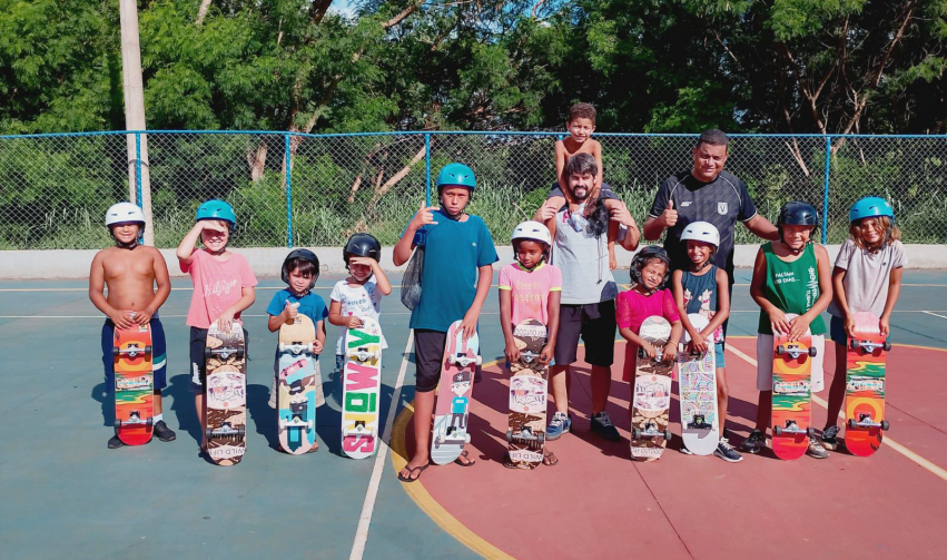 AULAS GRATUITAS DE SKATE INCENTIVAM ESPORTE E INCLUSÃO PARA JOVENS EM JAHU