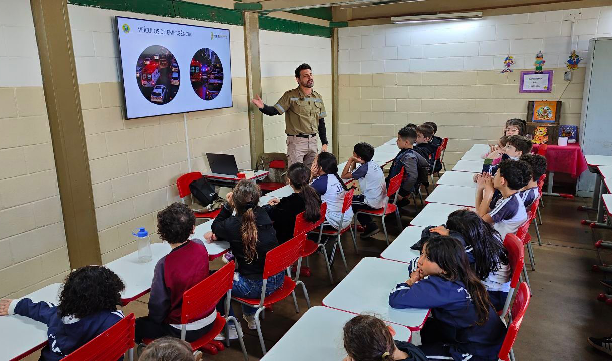 TRÂNSITO SEGURO É TEMA DE PALESTRAS EM ESCOLAS DE JAHU