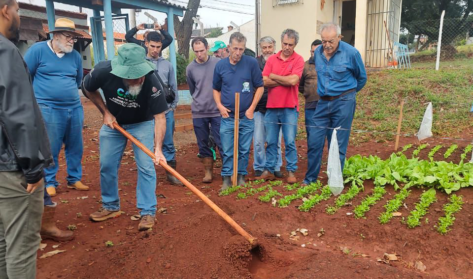 'DIA DE CAMPO' DESTACA OS BENEFÍCIOS DO SISTEMA DE PLANTIO DIRETO DE HORTALIÇAS
