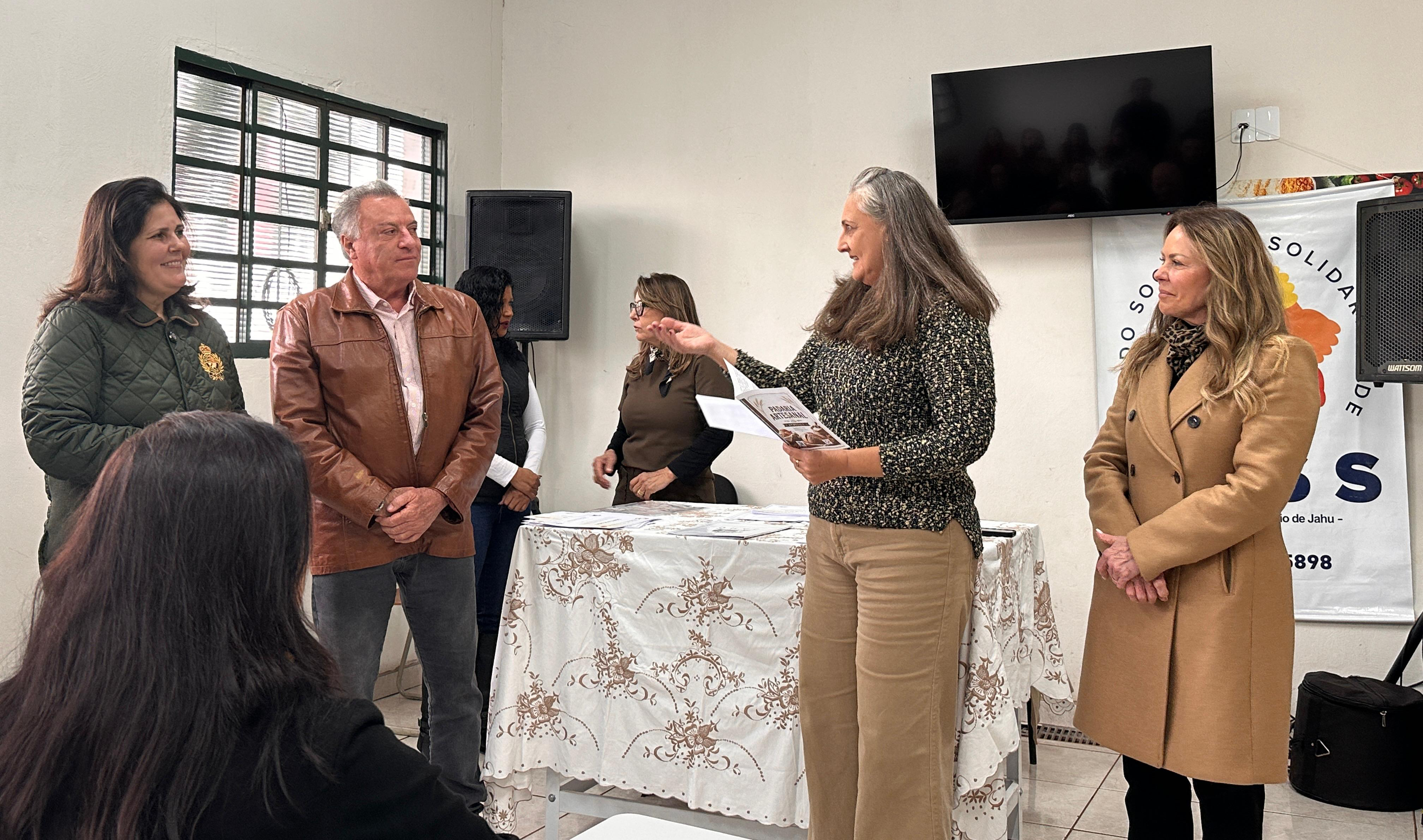 CURSO DE PANIFICAÇÃO ARTESANAL FORMA 48 PARTICIPANTES EM JAHU
