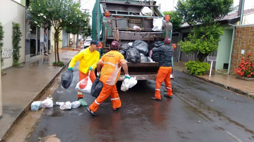 Horário especial da coleta de lixo no Ano Novo