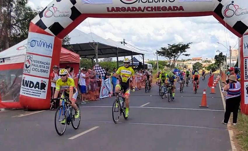 Equipe de ciclismo: dobradinhas na 1ª etapa da Copa São Paulo