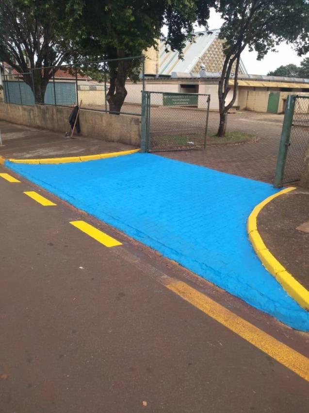 SINALIZAÇÃO DE TRÂNSITO NO CAIC É REVITALIZADA