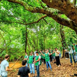 Imagem da notícia Prefeitura realiza plantio de árvores com alunos do curso de medicina