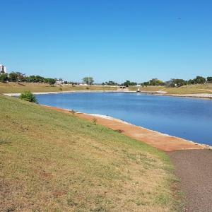 Imagem da notícia Prefeitura realiza serviços de manutenção no lago