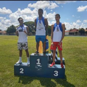 Imagem da notícia Atletismo de Jahu conquista medalhas em Sertãozinho