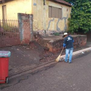 Imagem da notícia VILA RIBEIRO PASSA POR MUTIRÃO DE LIMPEZA